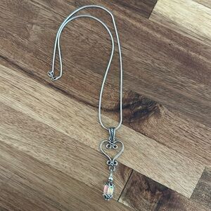 Heart pendant necklace